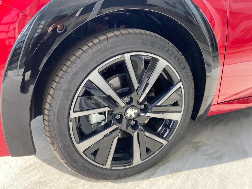 プジョー２０８！！！