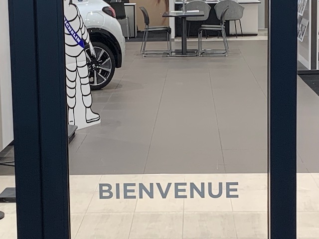 プジョ－　ショウル－ム